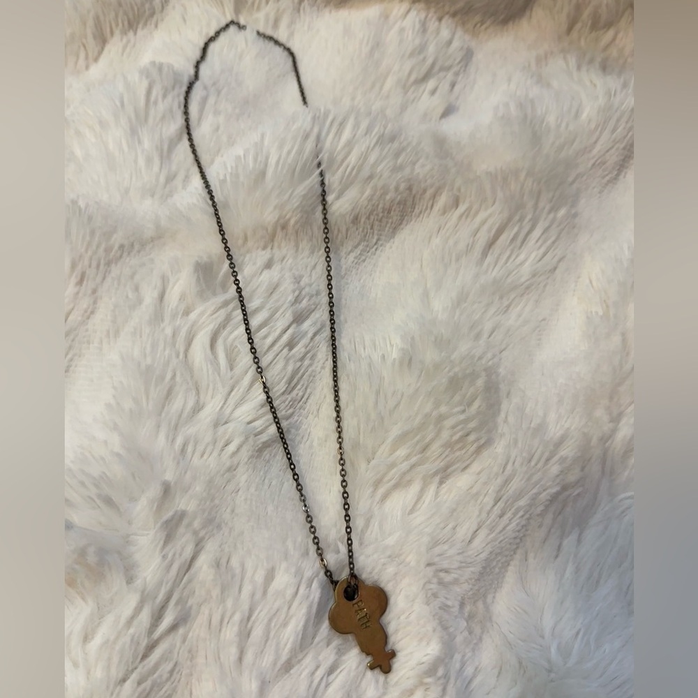 Gold Giving Key Engraved Necklace - Picture 4 of 5